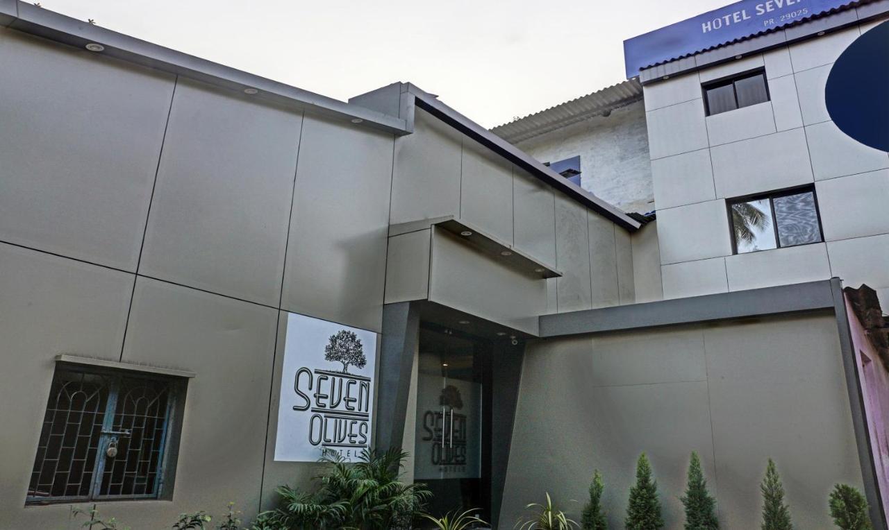 Treebo Trip Seven Olives Andheri Mumbai Exteriör bild